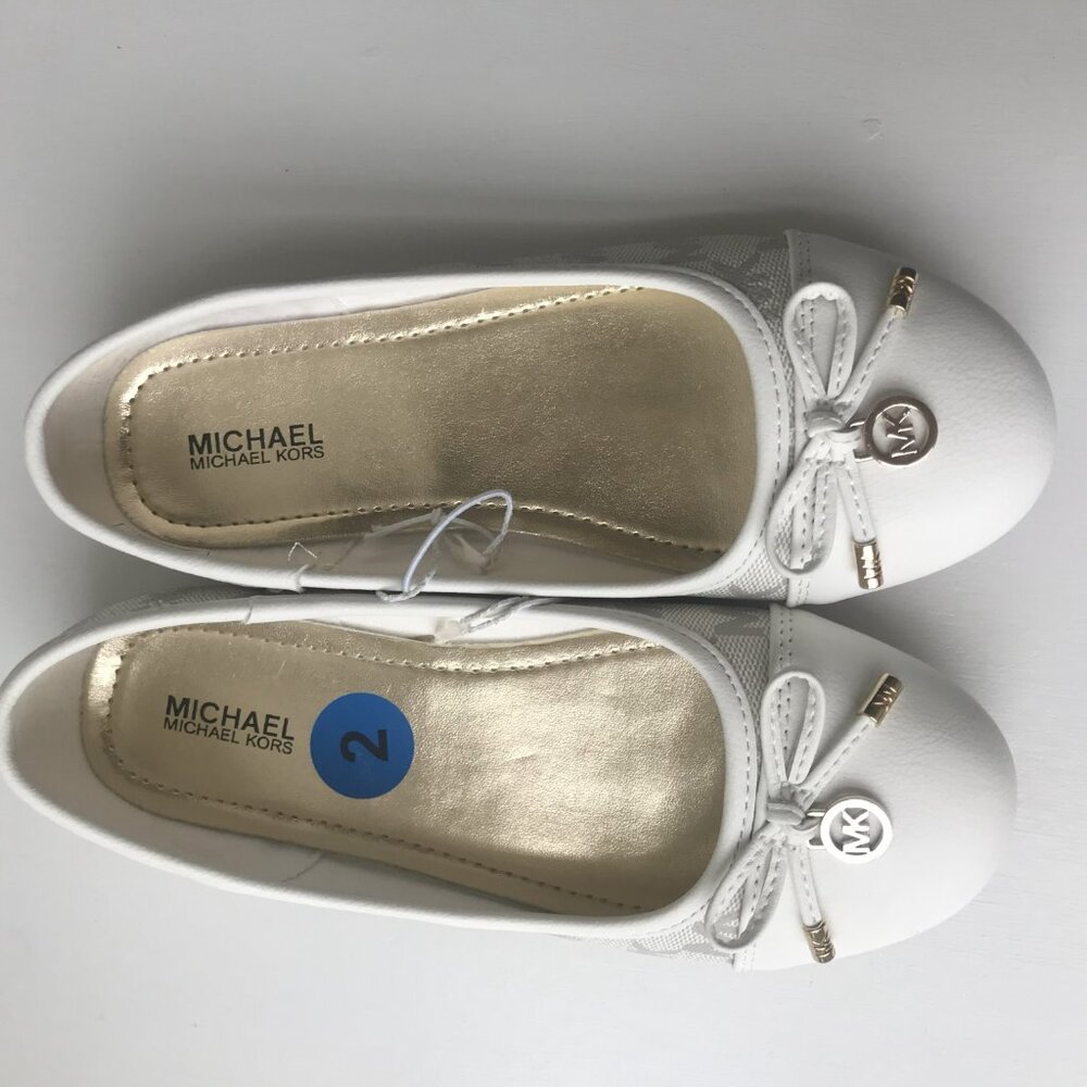 Chic Michael Kors slip on shoes for girls - Picture 8 of 8